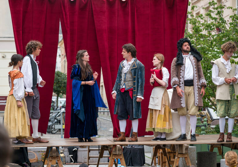 Coup de théâtre ! (@coup2theatre) on Twitter photo Un mois de théâtre et de musique à <a href="/Versailles/">Versailles</a> : c'est le Mois Molière et c'est déjà la 29e édition ! 330 représentations, 62 lieux, plus de 1 000 comédiens et musiciens & 150 000 spectateurs attendus. Des spectacles gratuits ou à prix modiques. Enjoy! moismoliere.com Un mois de théâtre et de musique à <a href="/Versailles/">Versailles</a> : c'est le Mois Molière et c'est déjà la 29e édition ! 330 représentations, 62 lieux, plus de 1 000 comédiens et musiciens & 150 000 spectateurs attendus. Des spectacles gratuits ou à prix modiques. Enjoy! moismoliere.com