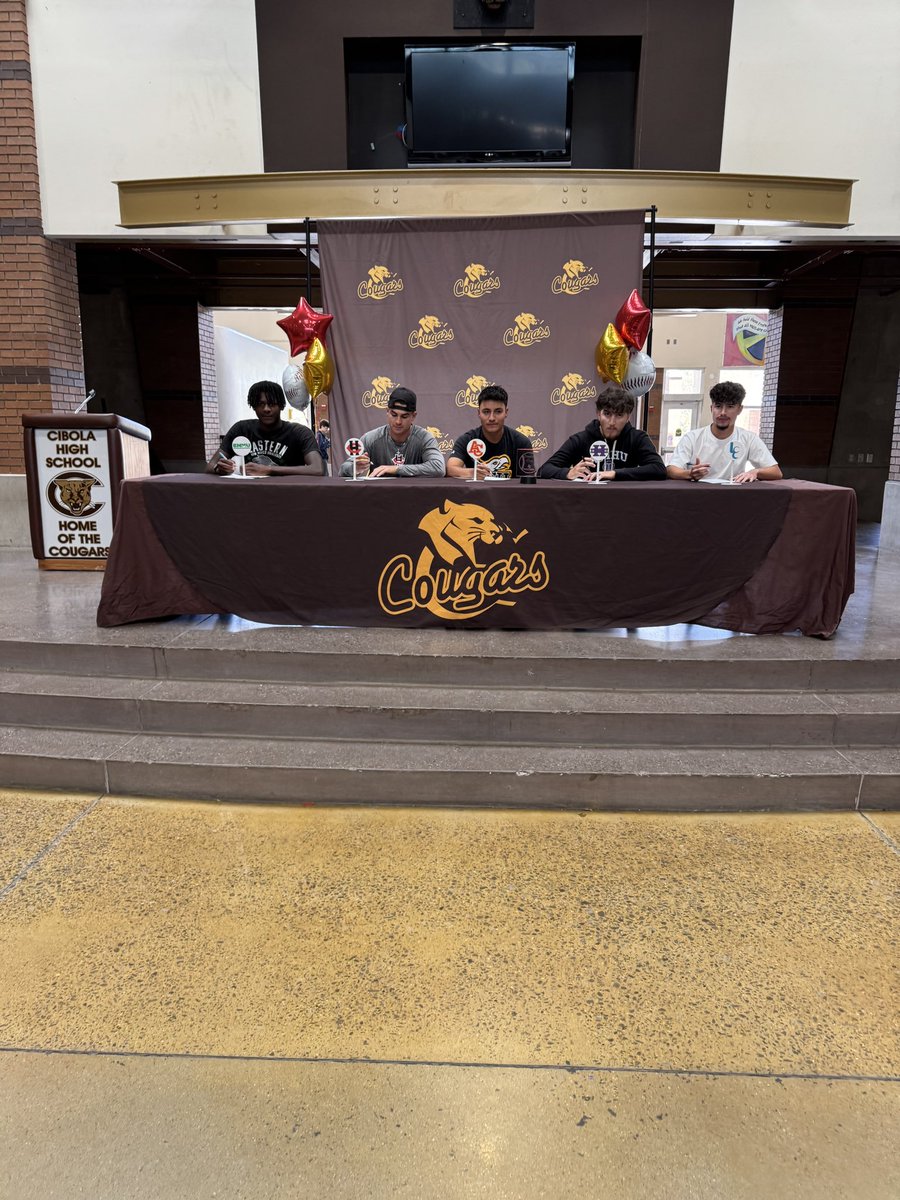 Signing Day

Left to right- 

Mason Taylor (ENMU-Cross Country)

Jacob Segotta (Howard Junior College, Texas - Baseball)

Derrick Chee (Arizona Christian College - Baseball)

Jadyn Conlan (NMHU - Baseball)

Isaac Harvey - (Luna Community College - Baseball)