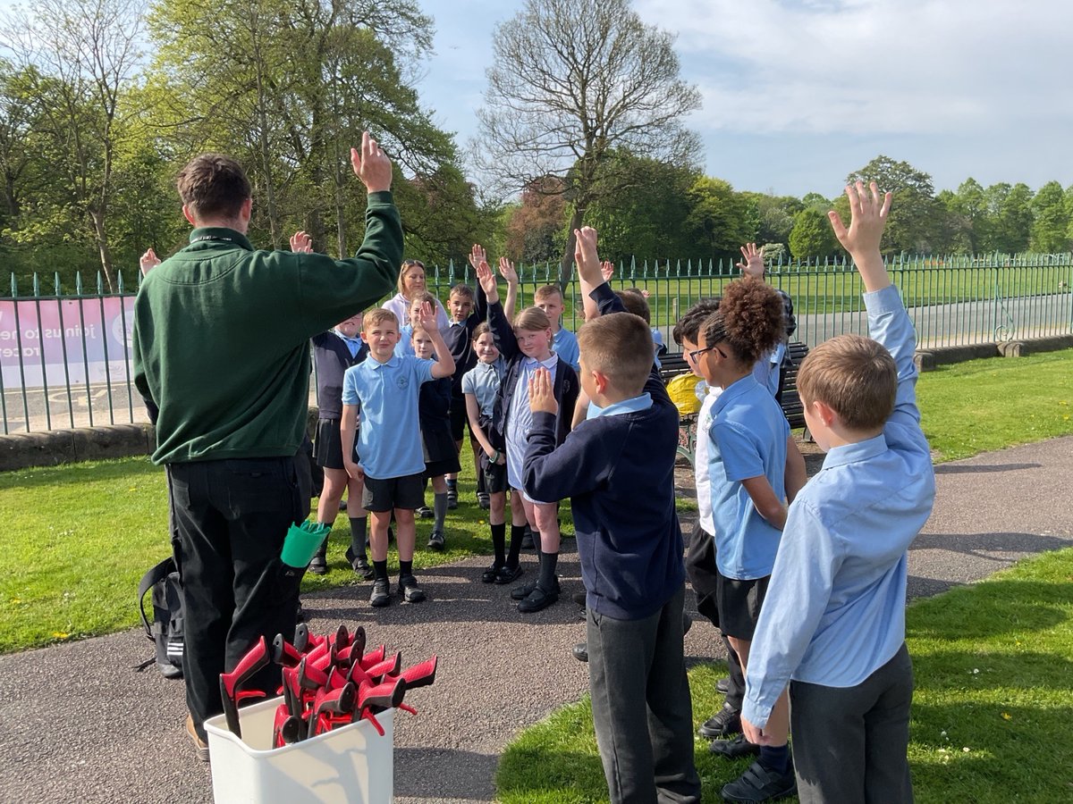 Woodchurch Road Academy (@woodchurchroad) on Twitter photo 🌍 Crew 5 out on their regular litter pick today — doing their bit to make the world a better place and keep Birkenhead Park beautiful for everyone 🌳💪 Glorious weather for it too! #betterworkdweek #wearecrew #BirkenheadPark <a href="/ELeducation/">EL Education</a> <a href="/BirkenheadPark1/">Birkenhead Park</a> 🌍 Crew 5 out on their regular litter pick today — doing their bit to make the world a better place and keep Birkenhead Park beautiful for everyone 🌳💪 Glorious weather for it too! #betterworkdweek #wearecrew #BirkenheadPark <a href="/ELeducation/">EL Education</a> <a href="/BirkenheadPark1/">Birkenhead Park</a>