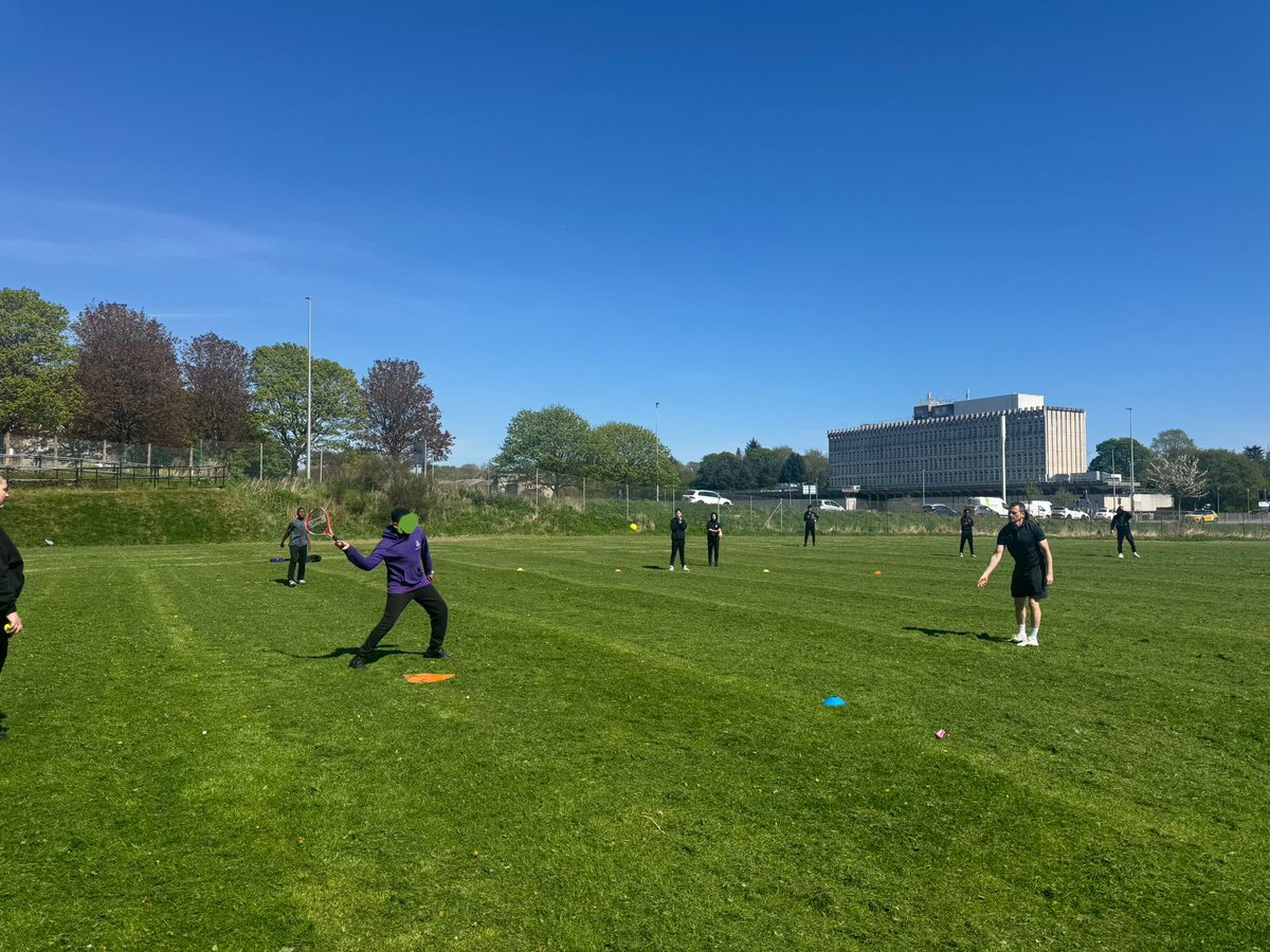 MissLittlejohn3's tweet image. Some action shots from our Crew vs Crew rounders this afternoon☀️ this weather makes being a PE teacher that extra bit better!!