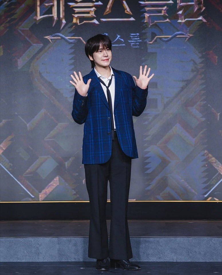 Spyelfs's tweet image. Algunas fotitos de Kyuhyun durante la conferencia de prensa del programa Devil's Plan: Deathroom 👀 se estrena el próximo 6 de mayo por Netflix 💙
.
.
.
Cr. Logo
#Kyuhyun #DevilsPlan #Kyupiter #Netflix #ELF #SuperJunior