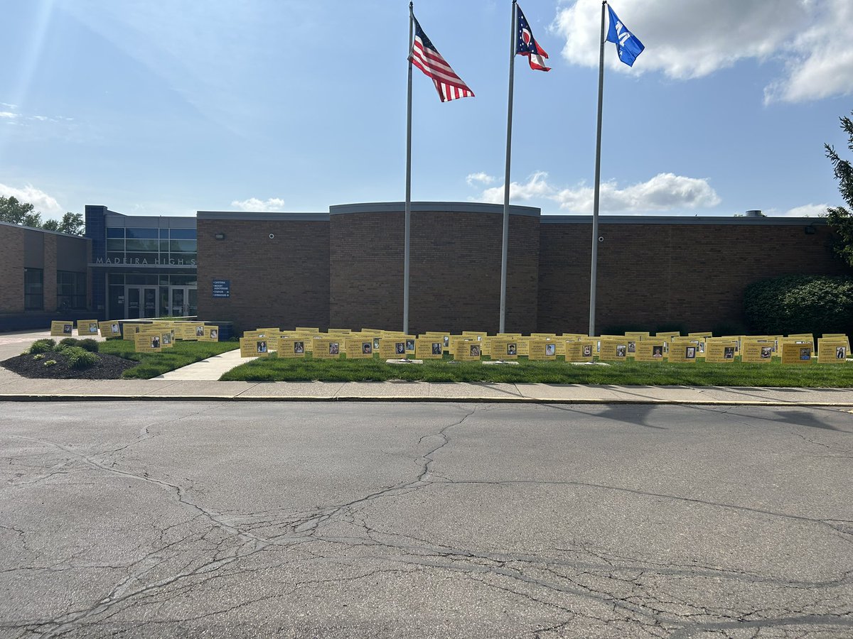 The stage is set! Tomorrow night we kick off celebrating Madeira’s Class of 2025 with our senior awards program at 7:30 PM! Let’s Go! #WeLoveOurSeniors #seniorportraityardsigns