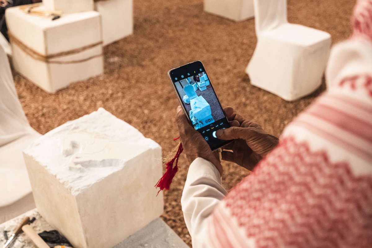 فعالية أساريد مستمرة لليوم الثالث على التوالي!
كل ركن يحكي قصة، وكل فنان يرسم شغف !🧑‍🎨

والحضور؟ يملأ المكان طاقة!🔥

#أساريد