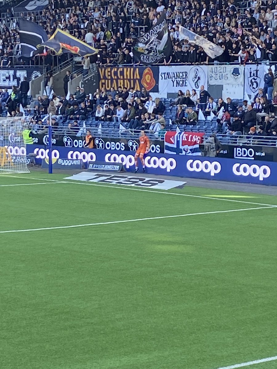 Digger denne Kinn. !! En pust i bakken mens han vente på VAR. <a href="/ThomasKinn13/">Thomas Kinn</a>