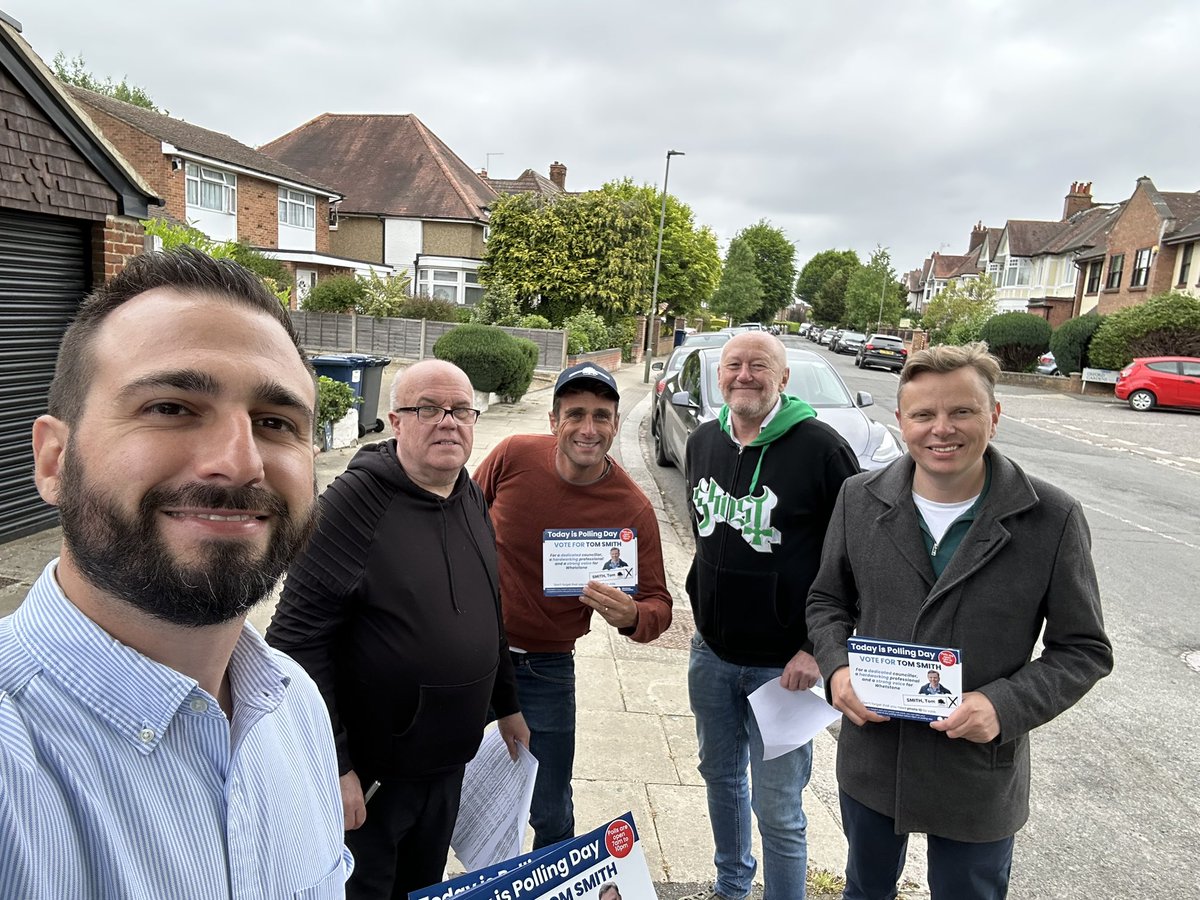 Great start to the day knocking up for <a href="/Tom_Smith26/">Thomas Smith</a> to be our next Councillor for Whetstone Ward! In today’s by-election let’s get Tom over the line! 

VOTE CONSERVATIVE!