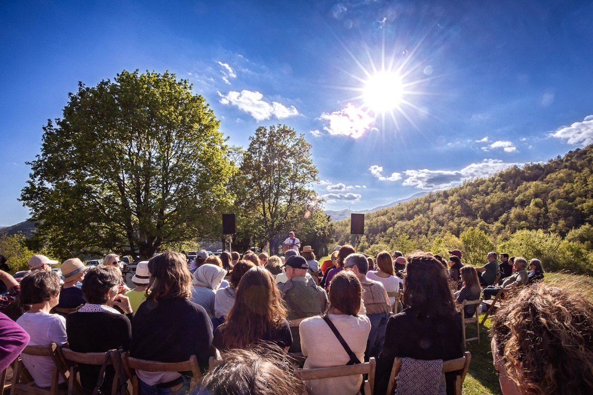 Dissabte a Camprodon arrenca el <a href="/festmicroclima/">Microclima</a> de Primavera, en què actuaran <a href="/GuillemRamisa/">Guillem Ramisa</a>, <a href="/JoanMasdeu/">Joan Masdéu</a>, #MarPujol i <a href="/txeniamusic/">Txenia</a> 🎶✨
enderrock.cat/noticia/29597/…