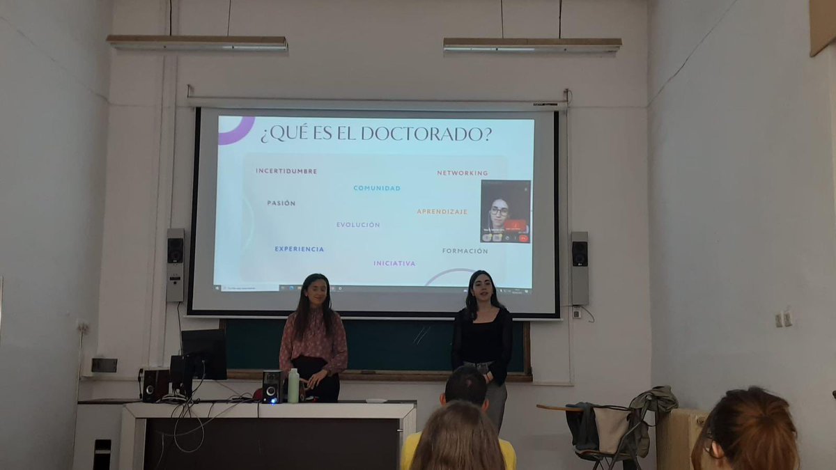 Last Thursday, our hopers Teresa and María, alongside Patricia García, shared their PhD experience and presented ReCapHope to (under)graduate students at the University of Córdoba. Their captivating discussion was part of a seminar organised by research group HUM-682