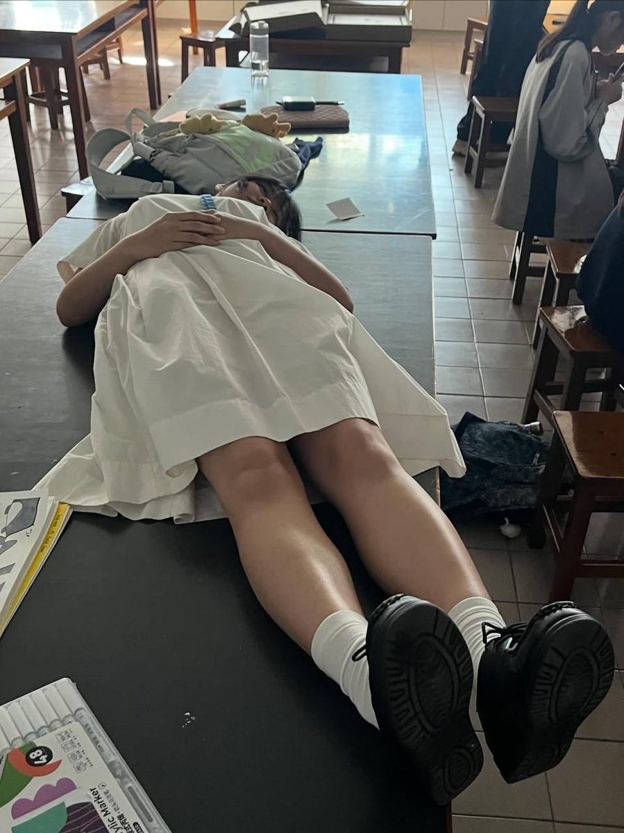 玩乜野玩到虛脫呀
#香港學生妹