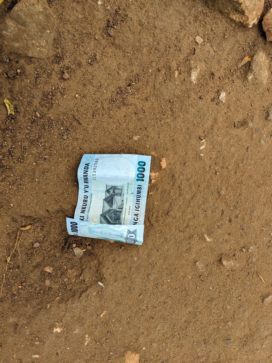 Ayamafaranga ubumuyabona nyatoraguye akakanya agishyushye.