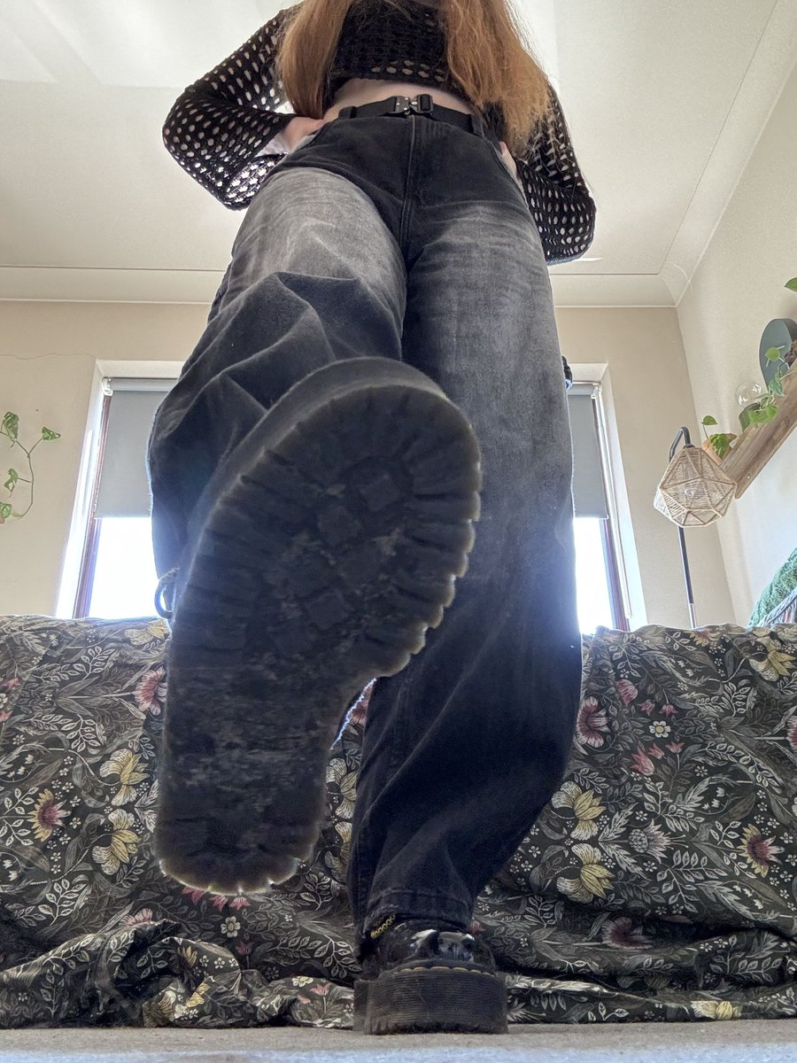 Lick the filth off my Doc Martens loser 😈