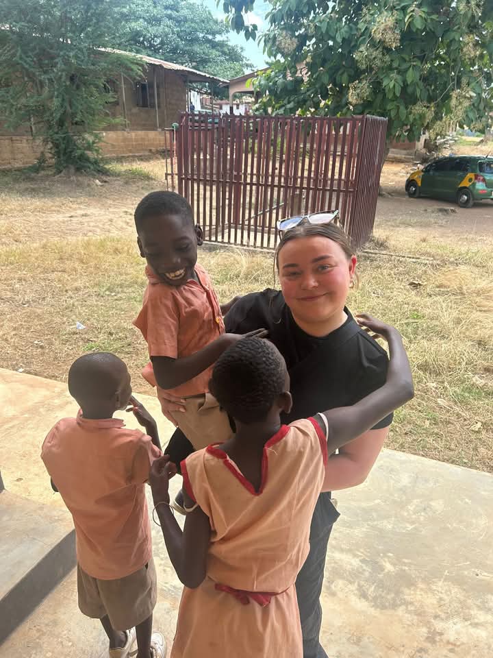 Desmonds house is painted and the electric is being connected. Thanks so much to <a href="/sjdaly80/">Stephen Daly</a> for funding the building from the ground up and for <a href="/LizMalafronte/">Liz Malafronte 💙🌻(@malafronteliz@mastodon.world)</a> for helping us with some last minute hurdles.
Move in day tomorrow