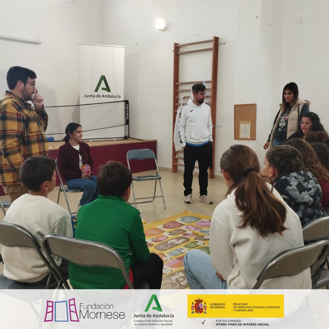 fmornese's tweet image. 🎲 “Déjame que te cuente” ha llegado a +493 estudiantes en #Jerez. Una actividad de #JerezEduca que, a través del juego, fomenta empatía, igualdad y acogida 💬 Gracias por abrir las puertas al cambio 🧩 #TodosContamos #MigrarEsUnDerecho