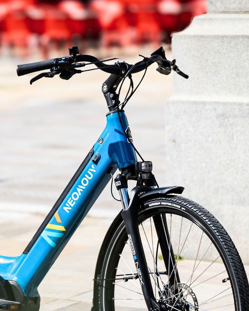 🔋🚴‍♂️ Stay connected while you ride! 📱⚡  
Our bikes feature USB-C sockets, so you can easily charge your phone on the go. No more worries about battery life! Perfect for commutes and adventures!
#Electricbike #USBConnected #Ebike #RideAndCharge #Neomouv #Ebikelife