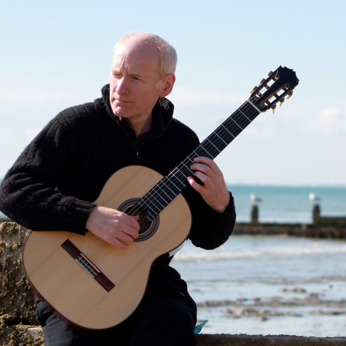 Celebrated in the world of #classicalguitar with decades of experience, his passion and mastery have inspired countless musicians worldwide. Experience guitar lessons with #VincentLindseyClarke in #Portugal this summer! Check the 🔗 in our bio for more info