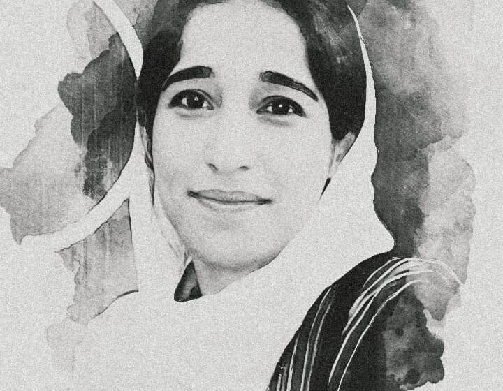 Mahal Baloch.. Mücadele ismini Kürt kardeşi şehit Zîlan'dan alarak Zîlan Kurd olarak şehitler kervanına katıldığında yarım kalmış hayalini yüreğine alarak gitti.. Şimdi yoldaşları onun ruhunu şad ediyor.. Bağımsızlık govendi ile.
#Balochistan
#mahalbaloch
#zilankurd