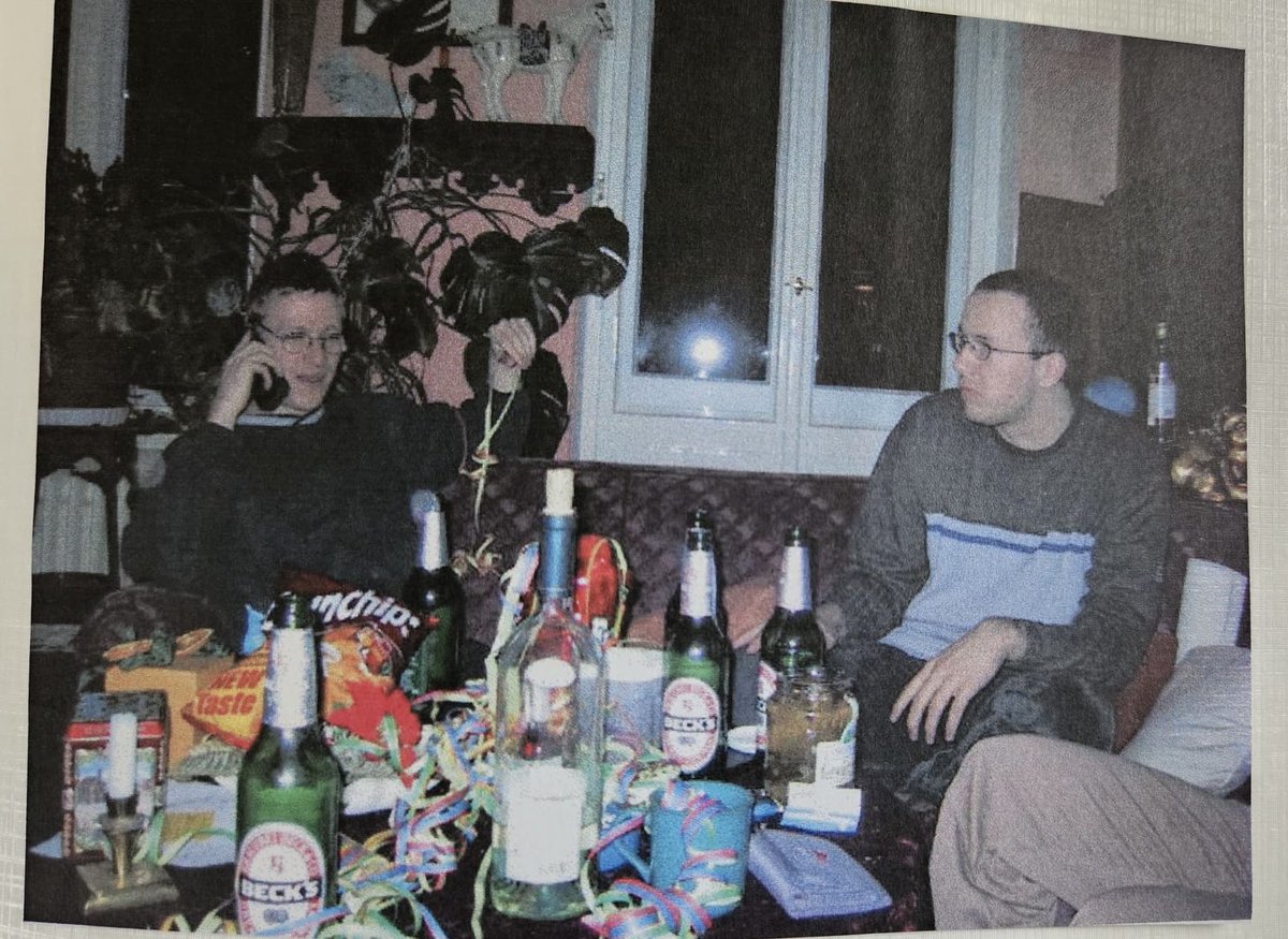 hackerschoice's tweet image. How CTFs used to look like. Gamma on the phone (social engineering) while the rest of us is drinking.
We have come a long way :) see you in Berlin.