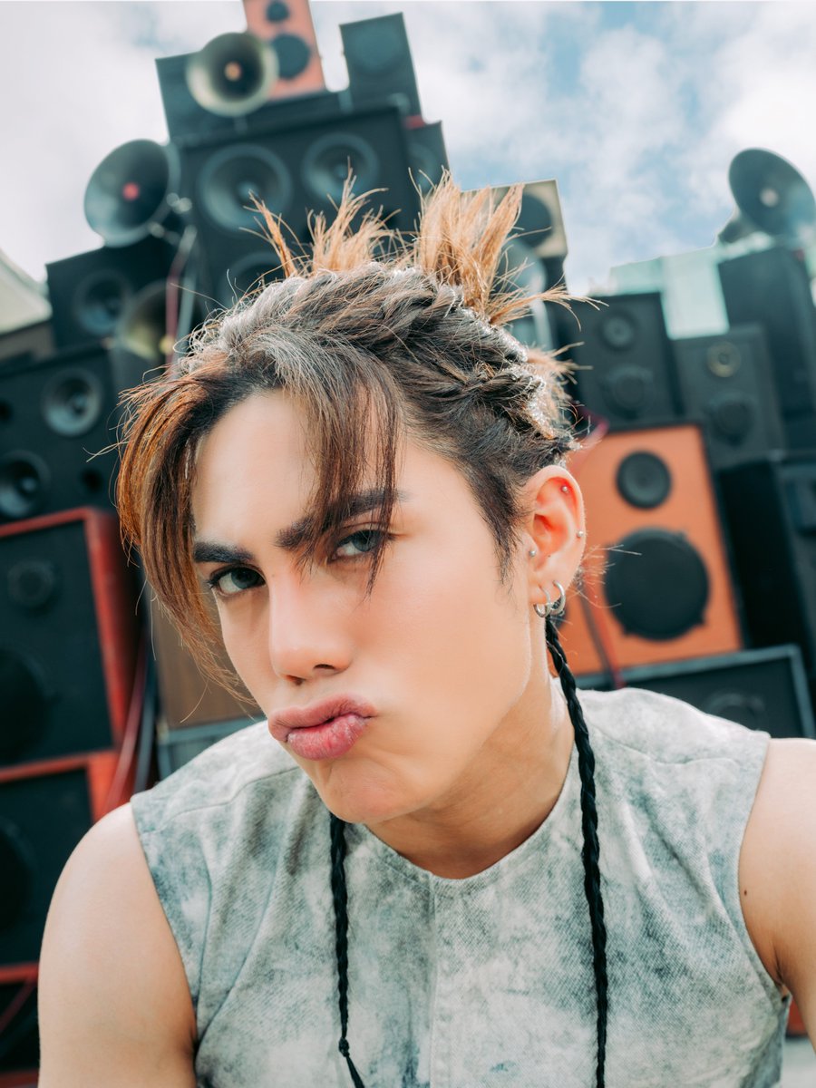 🍎 'DUNGKA!' KV Amplified: STELL

Watch ‘DUNGKA!’ MV
🔗 youtu.be/SO-G0WMzSdo

Stream Simula at Wakas EP
🔗 sb19.tunelink.to/saw

#SB19 #DUNGKA #SB19DUNGKA #SB19SaW
#SimulaAtWakas #SB19SimulaAtWakas