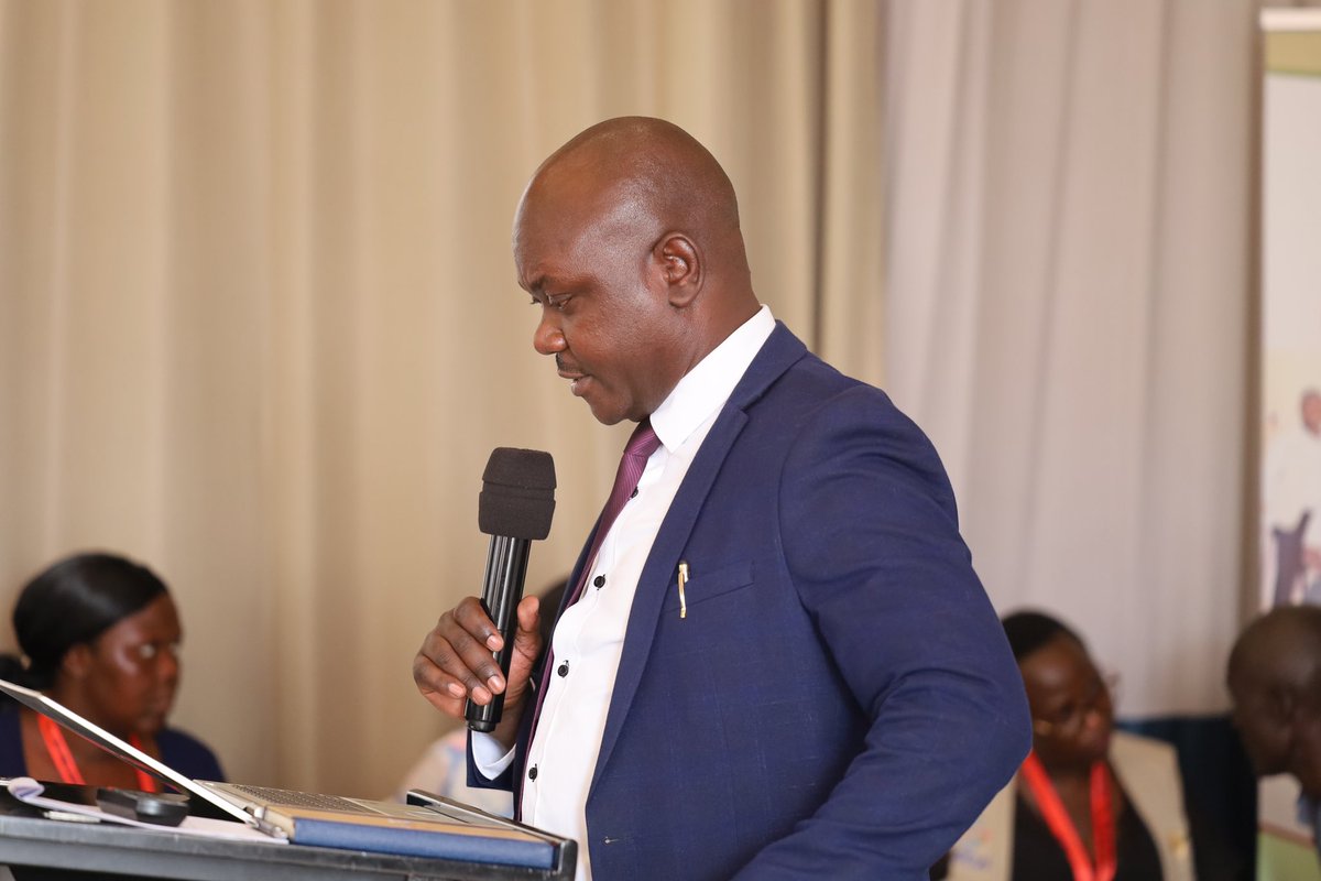 Kobs_Fifi's tweet image. Mr Ronald Matanda a consultant presenting the Position Paper: Status of Locally Led Development in Uganda.
#LocallyLedDevelopment 
#LocalLeadershipLabsUg