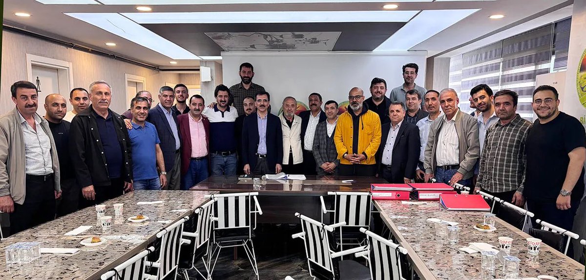 Ankara BİNYAR Derneğimizin 7. Olağan Genel Kurulunda güven tazeleyerek  yeniden Dernek Başkanı seçilen değerli kardeşimiz Sn. Yakup ZAZAOĞLU’nu ve kıymetli yönetimini tebrik eder, yeni dönemde de başarılı çalışmalarının devamını dilerim.
<a href="/yakup_zazaoglu/">Yakup ZAZAOĞLU</a> <a href="/ankarabinyar/">Ankara BİNYAR Derneği</a>