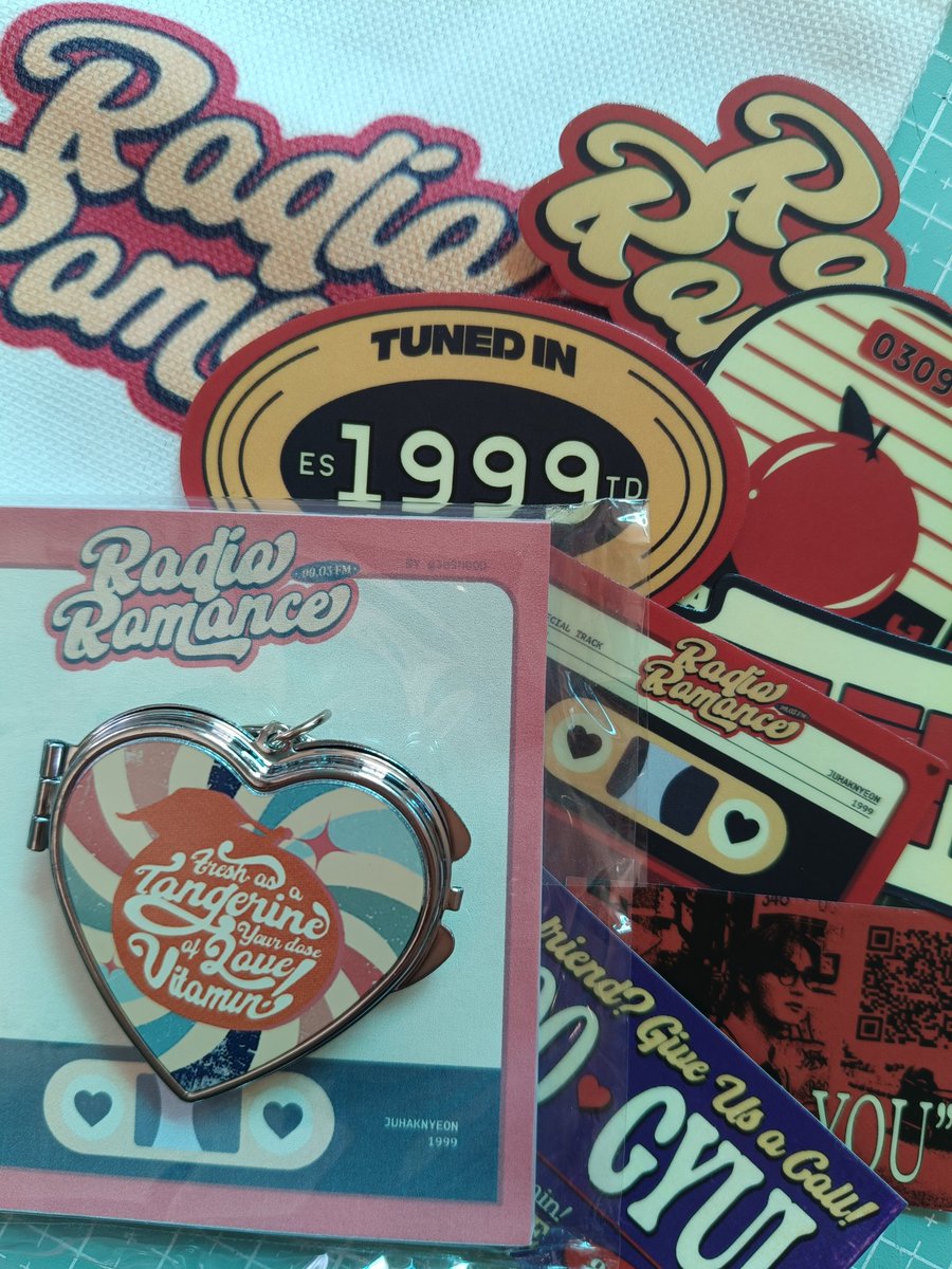 cute hakkie bday kit from <a href="/309MOOD/">RADIO ROMANCE</a> they are so cute 😔🧡 

#9903FM