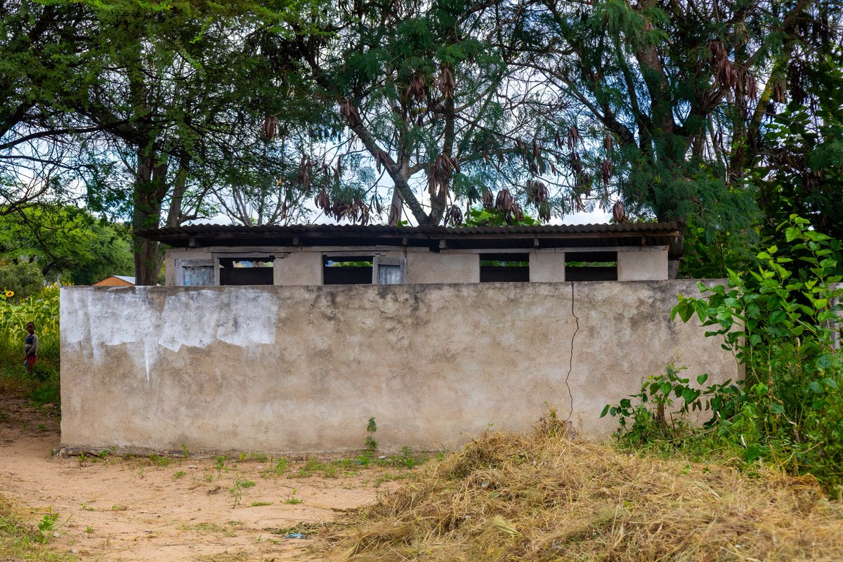 StrommeFoundationTZ (@strommetz) on Twitter photo Kila Mtoto Anastahili Usalama wa Kiafya Shuleni!
Choo hiki kipya ni kwa ajili ya wavulana, wasichana, na wanafunzi wenye mahitaji maalumu.
Kwa ushirikiano na <a href="/AmaniGirls_Org/">Amani Girls Organization</a> , <a href="/StrommeTZ/">StrommeFoundationTZ</a> imejenga miundombinu salama, katika shule ya Msingi Mnane, Kata ya Kikio, wilaya ya Ikungi, Kila Mtoto Anastahili Usalama wa Kiafya Shuleni!
Choo hiki kipya ni kwa ajili ya wavulana, wasichana, na wanafunzi wenye mahitaji maalumu.
Kwa ushirikiano na <a href="/AmaniGirls_Org/">Amani Girls Organization</a> , <a href="/StrommeTZ/">StrommeFoundationTZ</a> imejenga miundombinu salama, katika shule ya Msingi Mnane, Kata ya Kikio, wilaya ya Ikungi,