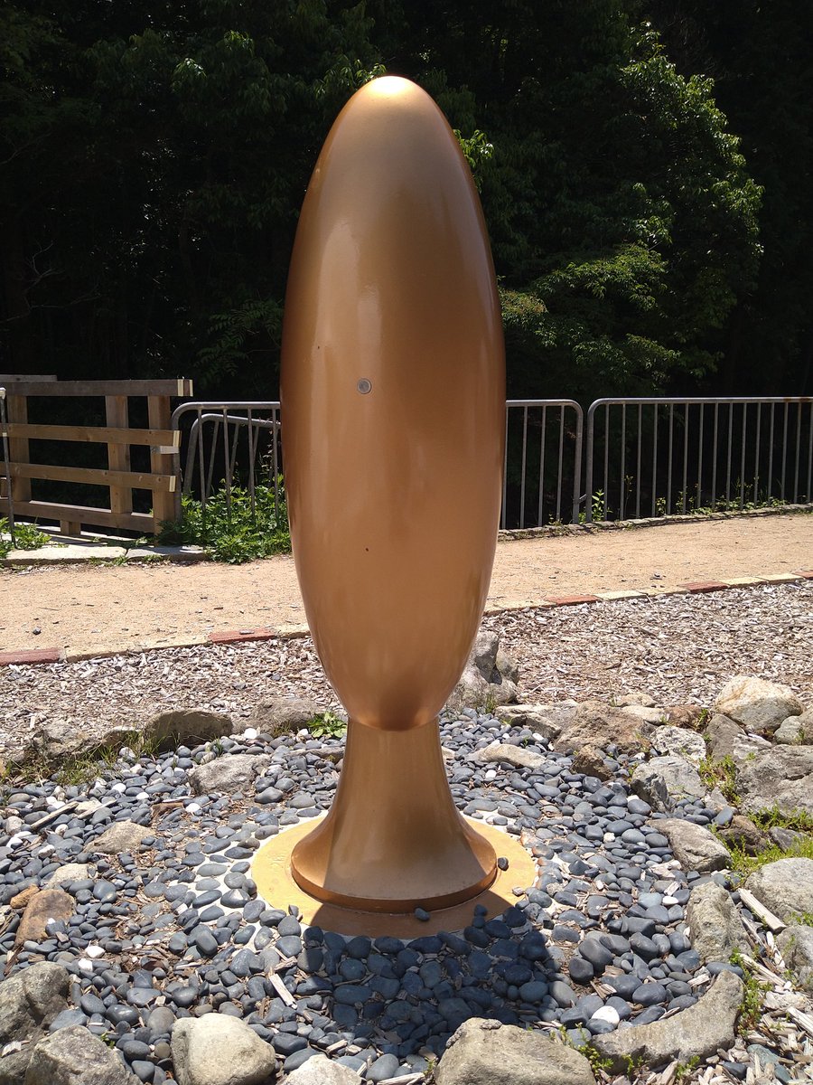 昨日の続きです✋ 一枚目から三枚目の写真は、波動の法則という本の