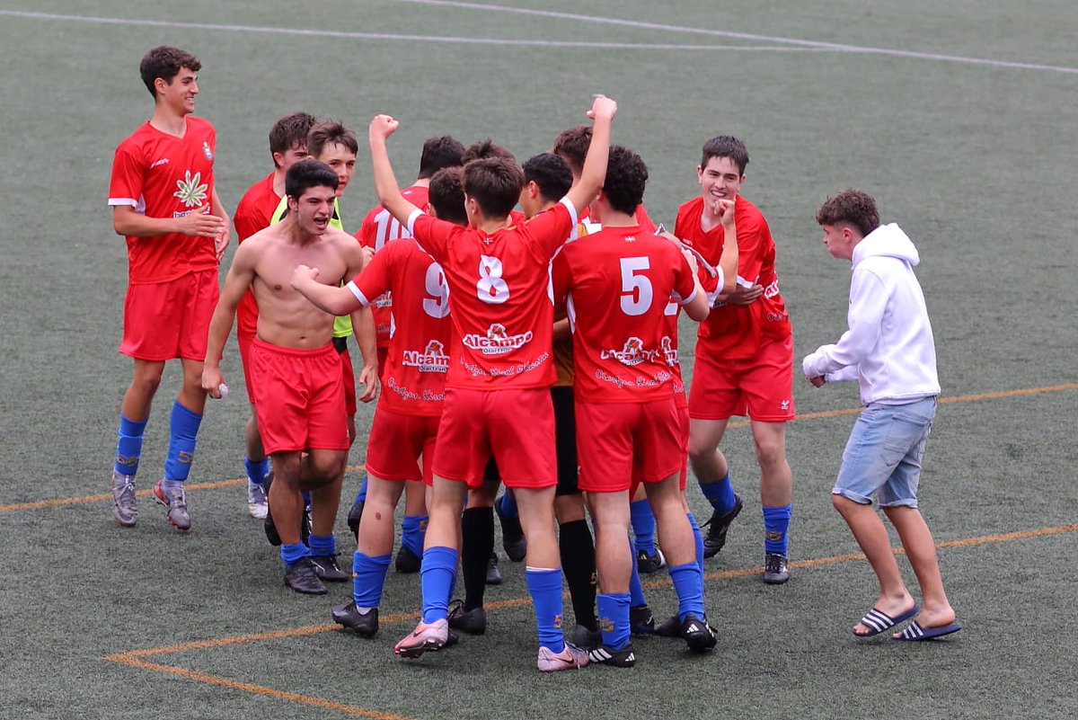 🔵OHOREZKO JUBENILAK🔵

MONDRAGON 0️⃣
OIARTZUN 2️⃣

Partido haundia jolastu zutena gure ohorezko jubenillak. 
Arrasaten 0- 2 irabazi zuten partido gogor batean. Lider bezela iritsi dira azken partidora. 

⚽ Garmen 
⚽ Ander

AUPA OIARTZUN!!🔥🔥