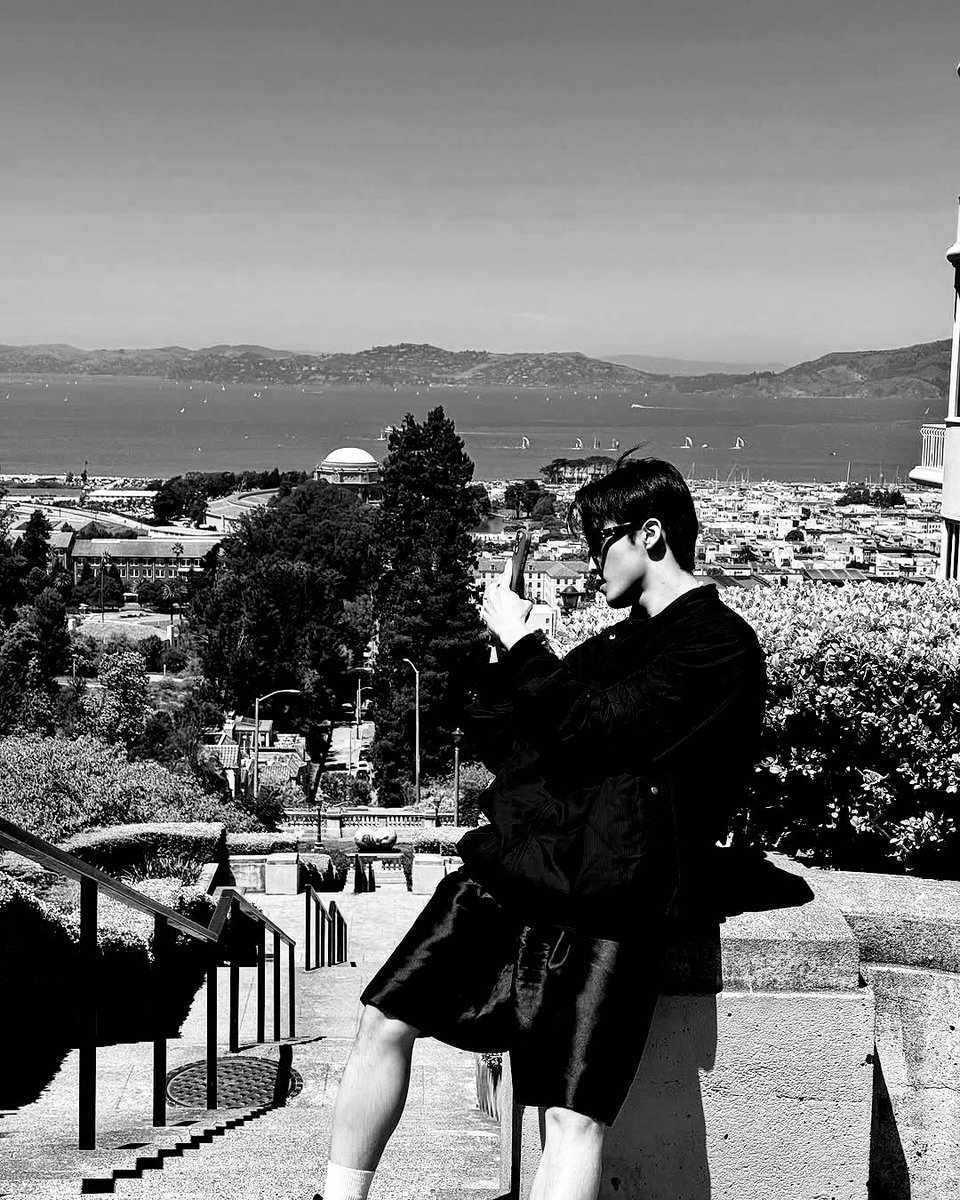 Jenot's tweet image. Exploring the streets together, finding moments of peace and connection. No matter where the path leads, it’s always better with @Chenlez by my side.