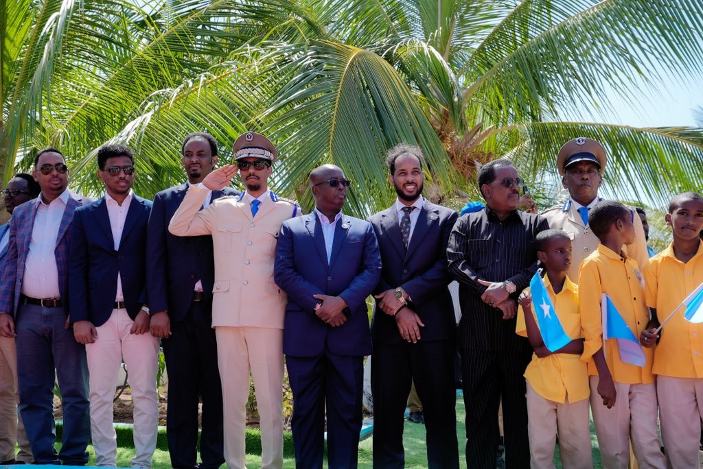 Ministry of Youth and Sports of Somalia (@moysfgs) on Twitter photo President <a href="/HassanSMohamud/">Hassan Sheikh Mohamud</a> , alongside officials, laid a wreath at the SYL monument to mark 82 years since the founding of the Somali Youth League. A tribute to the pioneers who fought for Somalia’s freedom. President <a href="/HassanSMohamud/">Hassan Sheikh Mohamud</a> , alongside officials, laid a wreath at the SYL monument to mark 82 years since the founding of the Somali Youth League. A tribute to the pioneers who fought for Somalia’s freedom.