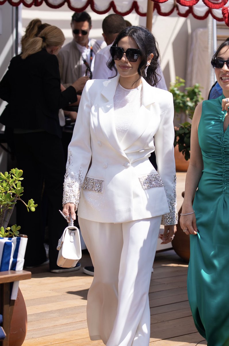 📰 | عبر صحيفة deadline العالمية
الممثلة السعودية إلهام علي من المكرمين خلال احتفالية "المرأة في السينما" بمهرجان #Cannes2025