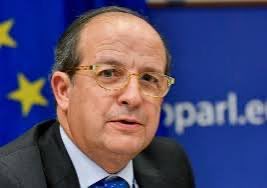 Daniel Calleja, uno de los españoles más experimentados en el “aparato” de la UE, será el Dieector de la Oficina de la Comisión Europea en España. 
ec.europa.eu/commission/pre…