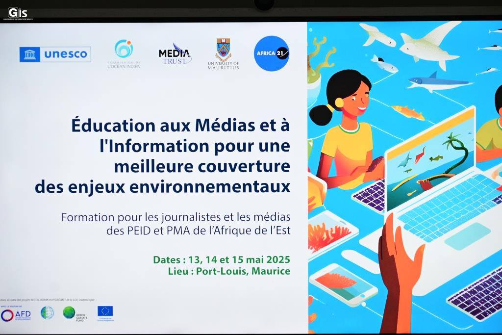 UN Mauritius (@un_mauritius) on Twitter photo Media professionals from #SIDS & #LDCs🇰🇲 🇩🇯 🇲🇬🇲🇺🇸🇨unite in #Mauritius for <a href="/UNESCO/">UNESCO 🏛️ #Education #Sciences #Culture 🇺🇳</a> training on information integrity in climate reporting w/key partners, this initiative fosters #SouthSouthCollaboration for a resilient media ecosystem. #ClimateAction #Disinformation Media professionals from #SIDS & #LDCs🇰🇲 🇩🇯 🇲🇬🇲🇺🇸🇨unite in #Mauritius for <a href="/UNESCO/">UNESCO 🏛️ #Education #Sciences #Culture 🇺🇳</a> training on information integrity in climate reporting w/key partners, this initiative fosters #SouthSouthCollaboration for a resilient media ecosystem. #ClimateAction #Disinformation