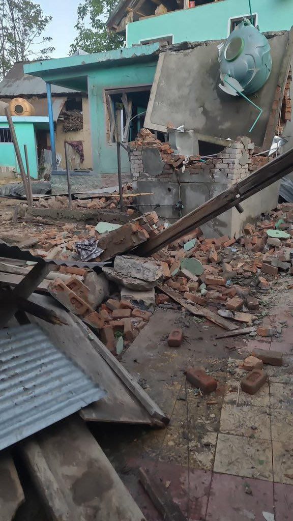 Anadi2011_'s tweet image. 🚨BIG BREAKING NEWS 🚨
Superb 💥 House of Asir Sheikh blown up on night of 24-25 April 

Asir Sheikh has been killed in todays encounter

****
#RaneSaluteModijiAndForces 
Constitution