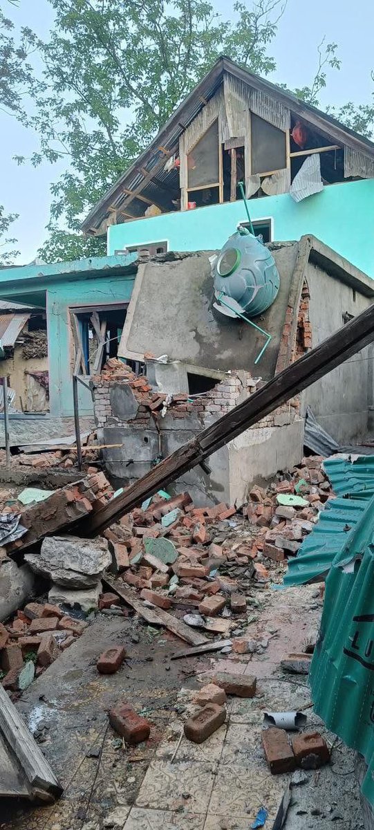 Anadi2011_'s tweet image. 🚨BIG BREAKING NEWS 🚨
Superb 💥 House of Asir Sheikh blown up on night of 24-25 April 

Asir Sheikh has been killed in todays encounter

****
#RaneSaluteModijiAndForces 
Constitution