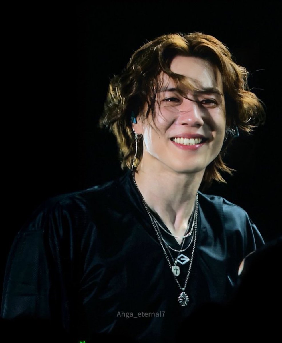 ahgaclownbeom's tweet photo. what do you even call this warmth that rushes through every part of you just because he smiled? https://t.co/NltCIoHQUO