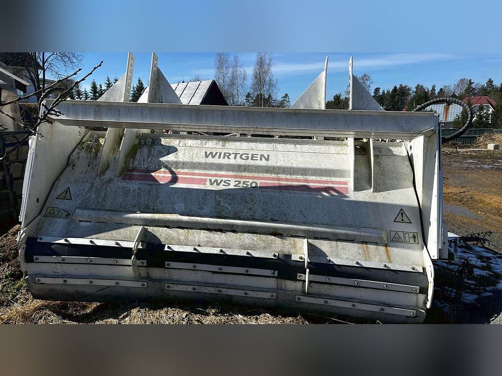 eurodozer's tweet photo. НОВЫЕ ПОСТУПЛЕНИЯ
Наименование:  Навесное оборудование     
Вид:  Сельскохозяйственное, строительное, дорожное     
Тип:  Навесной фреза - стабилизатор грунта     
Марка / модель:  WIRTGEN WS 250     
Год выпуска:  2018     
Наработка:  800 м/ч
https://t.co/bioUp3y81O https://t.co/iHbghNGGzM