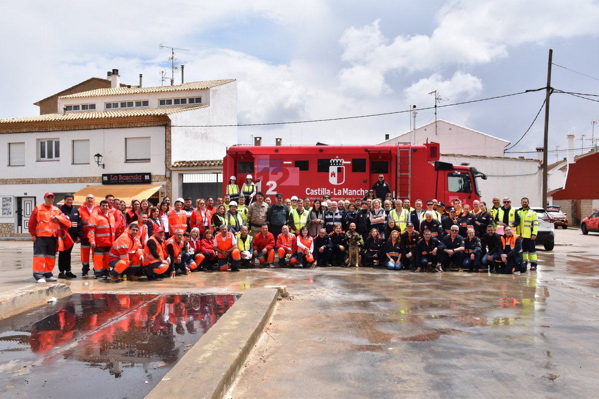 GUETS_CLM's tweet image. La @GUETS_CLM de @SanidadCLM participó ayer en un simulacro con la activación del #PLATECAM en Villanueva de la Jara. Cuenca.

🚑#SVB #SVA #PSA #Gigante1 #SVAE 👩‍⚕️#GAI de Albacete

Trabajo en Equipo Multidisciplinar con el resto de organismos.

#SomosGUETS @112clm