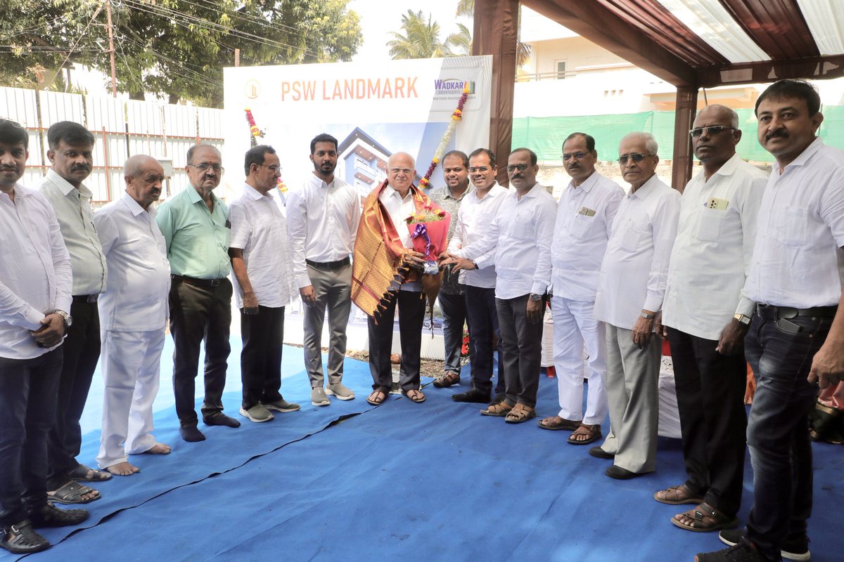 SudhirGadgil's tweet image. शिंदे-वाडकर डेव्हलपर्स तर्फे PSW LANDMARK हा नविन कमर्शिअल, रेसिडेन्सिअल प्रकल्प वसंत कॉलनी,सांगली येथे सुरू केला असून भूमिपूजन सोहळास उपस्थित राहून या नवीन प्रकल्पासाठी त्यांना भावी वाटचालीस खुप शुभेच्छा दिल्या.

#devlopers #builders #डेव्हलपर्स #बिल्डर्स #भूमिपूजनसोहळा #