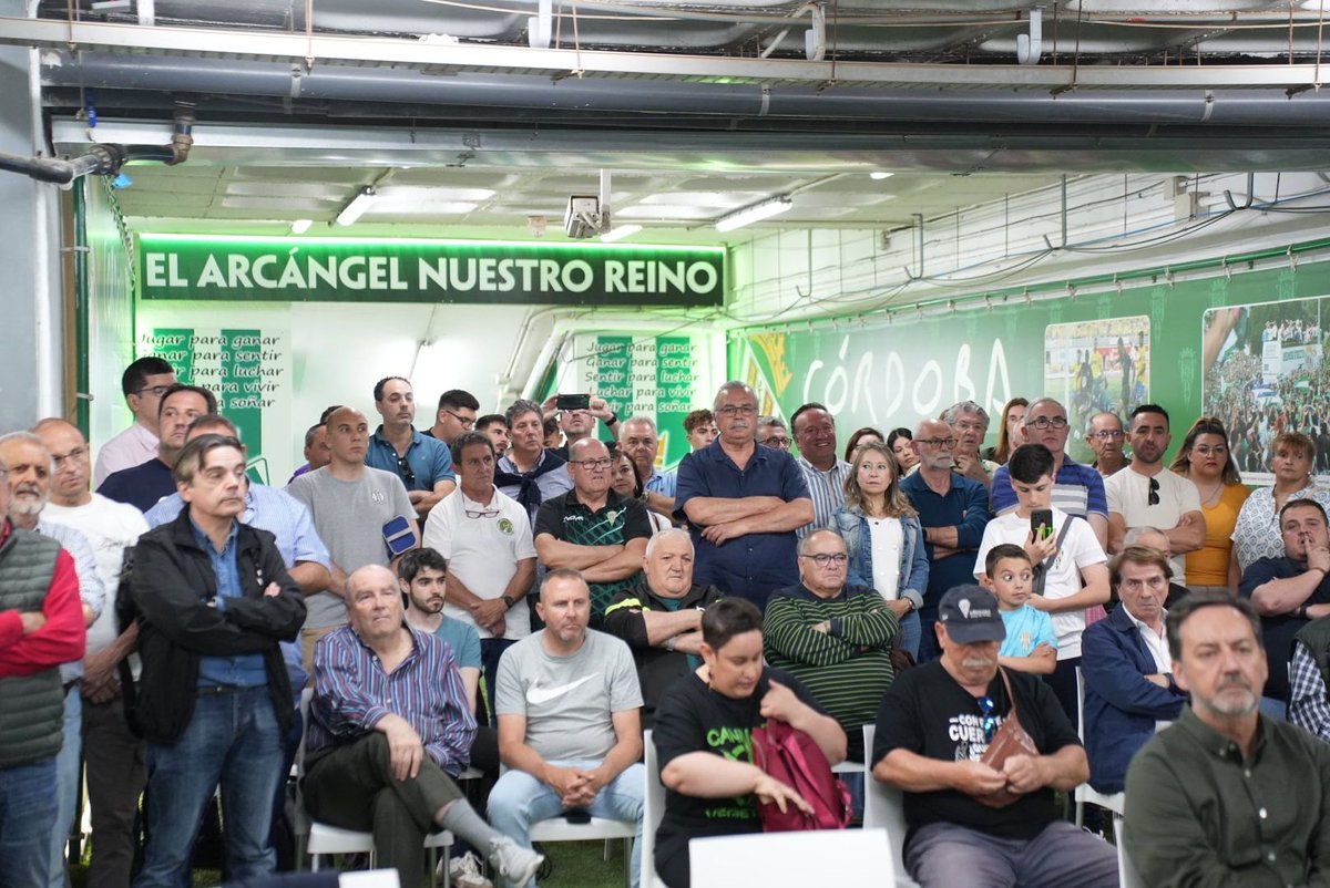 Federación de Peñas del Córdoba CF (@fpccf) on Twitter photo 😁 ¡Qué gran día vivimos el martes!
𝗣𝗿𝗲𝘀𝗲𝗻𝘁𝗮𝗰𝗶𝗼́𝗻 𝗼𝗳𝗶𝗰𝗶𝗮𝗹 𝗱𝗲 𝗹𝗮 𝗙𝗲𝗱𝗲𝗿𝗮𝗰𝗶𝗼́𝗻 𝗱𝗲 𝗣𝗲𝗻̃𝗮𝘀 𝗱𝗲𝗹 <a href="/CordobaCF_ofi/">Córdoba CF</a>.
📷 <a href="/eldiacordoba/">El Día de Córdoba</a> | <a href="/CorDeportes/">CÓRDOBA Deportes</a>
#FederaciónPeñasCCF 😁 ¡Qué gran día vivimos el martes!
𝗣𝗿𝗲𝘀𝗲𝗻𝘁𝗮𝗰𝗶𝗼́𝗻 𝗼𝗳𝗶𝗰𝗶𝗮𝗹 𝗱𝗲 𝗹𝗮 𝗙𝗲𝗱𝗲𝗿𝗮𝗰𝗶𝗼́𝗻 𝗱𝗲 𝗣𝗲𝗻̃𝗮𝘀 𝗱𝗲𝗹 <a href="/CordobaCF_ofi/">Córdoba CF</a>.
📷 <a href="/eldiacordoba/">El Día de Córdoba</a> | <a href="/CorDeportes/">CÓRDOBA Deportes</a>
#FederaciónPeñasCCF