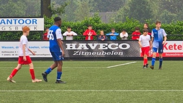 Internationaal voetbaltoernooi eerbetoon aan overleden jeugdvoorzitter -  kliknieuwsdemaasdriehoek.nl/l/236783