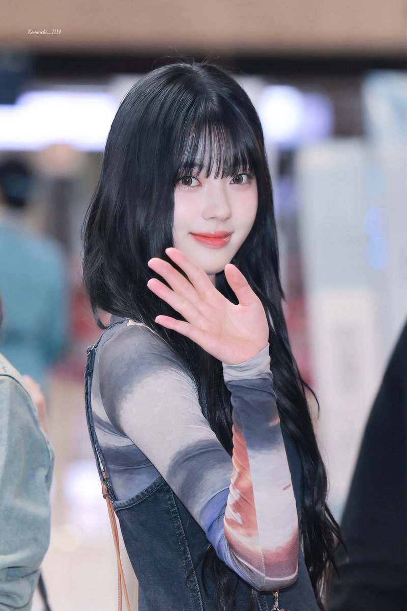 KOMOREBI_1114's tweet image. 250508 GMP 출국 HQ

#이즈나 #IZNA 
#코코 #KOKO #ココ