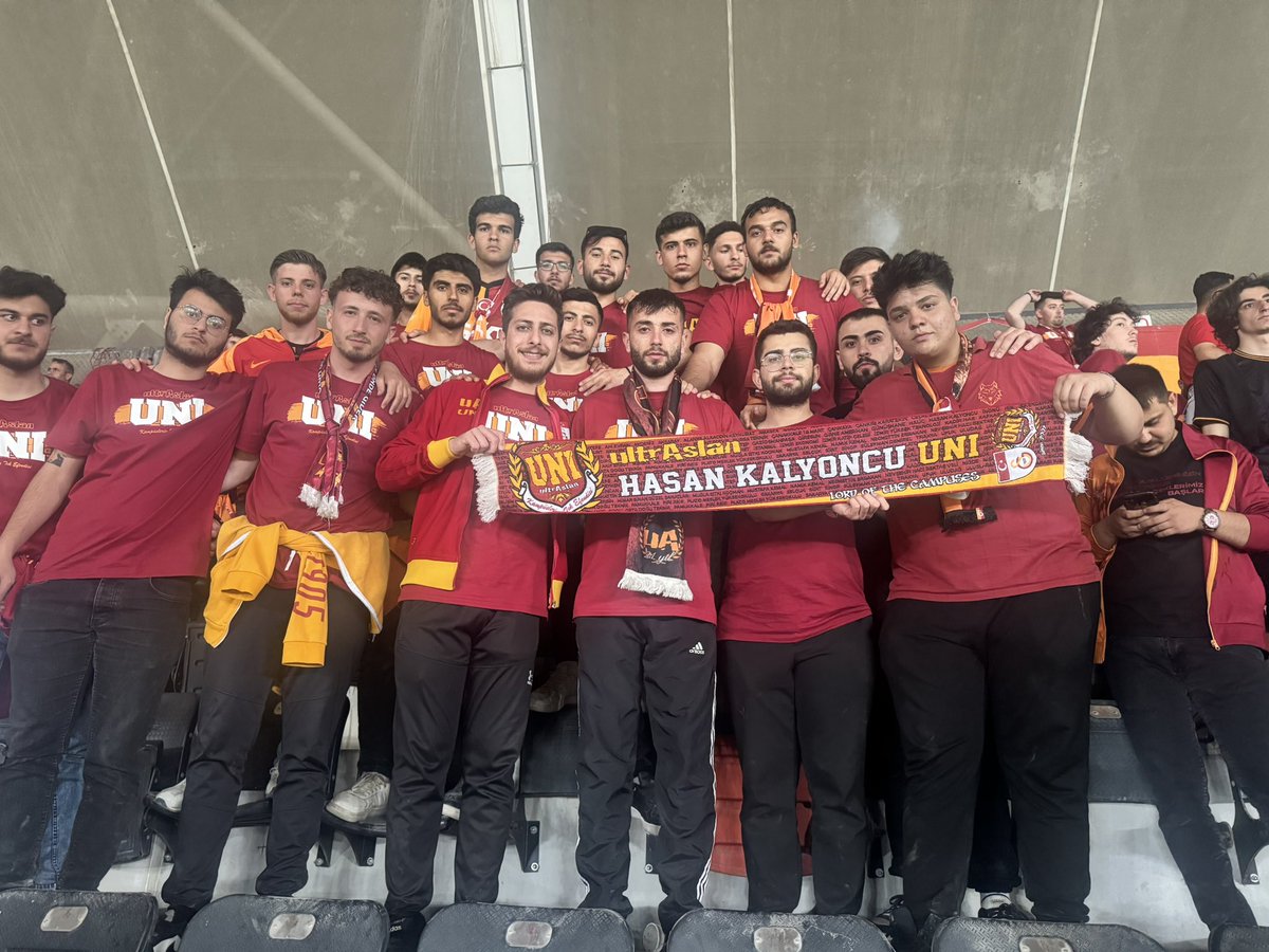uAUNIHKU's tweet photo. ADINLA, TAKIMINLA, TARAFTARINLA
EN BÜYÜK SENSİN CİMBOMBOM!
#uAUNIHKU #ultrAslanUNI https://t.co/KvfqWI0YfP