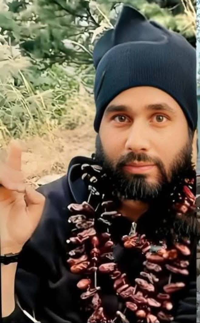 ajeetupadhyay's tweet image. कश्मीर के पहलगाम में धर्म पूछकर निर्दोषों को मारने वाले आतंकी आसिफ शेख को आज &apos;त्राल&apos; मुठभेड़ में हमारे सुरक्षाबलों ने 72 हूरों के पास भेंज दिया। 
#Encounter #AntiTerrorStrike #Pahalgam