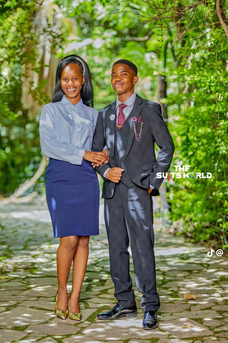The_Suits_World's tweet image. ♣️From ink to reality from just 💲2️⃣0️⃣🖋️This adorable couple brings their cartoon charm to real life, and our suits make them a match made in heaven

#jahprayzer #WinkyD  #formal #University   #surprise #engagement #masvingo #bulawayo #prom #trending #zimviral #MrandMrsPhoenix