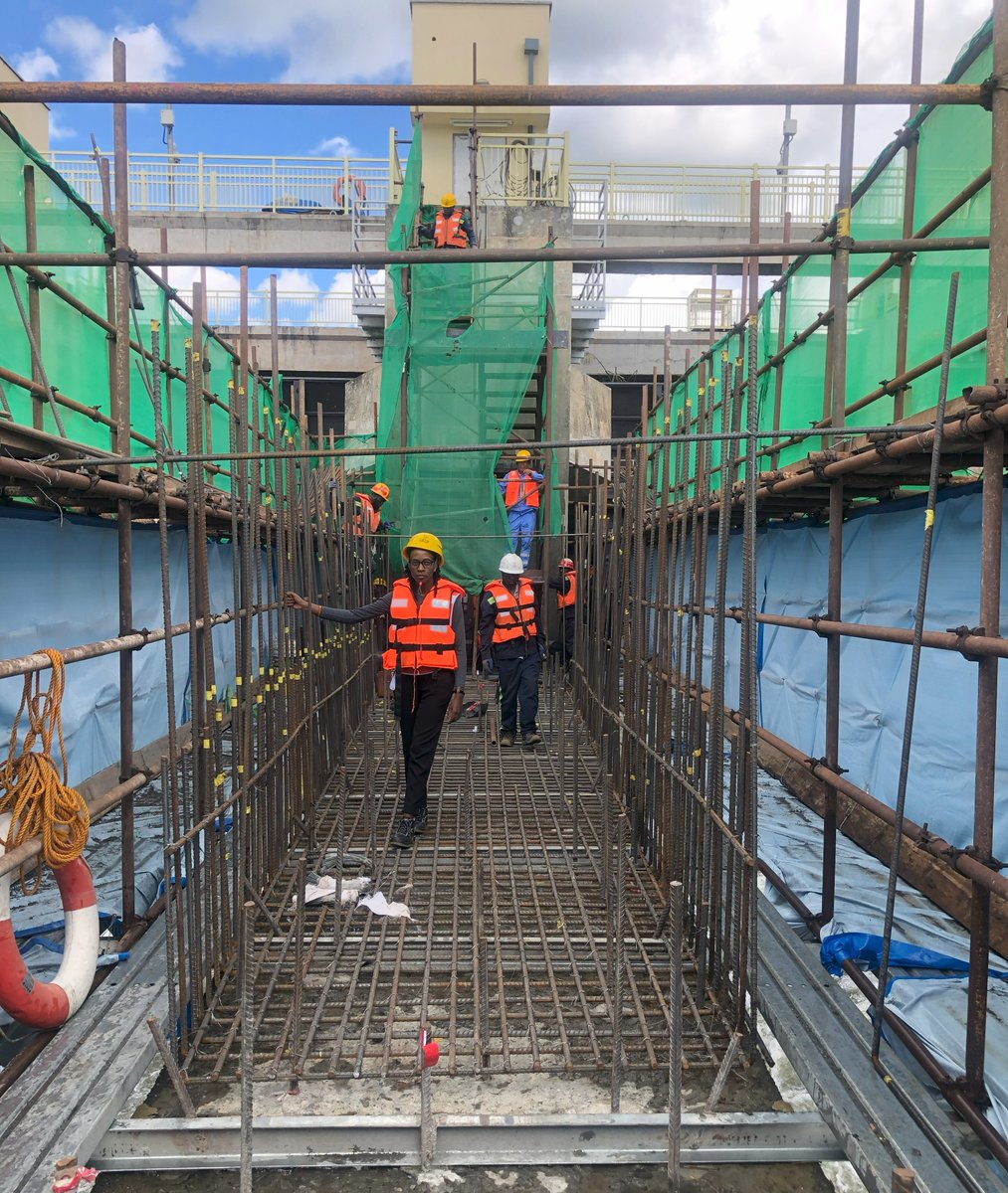 prettyshan6's tweet photo. Them: What are you still doing in Karuma?
Me: Executing. #DamStillingBasin #Maintenance #KHPP #DLP #EPCC #TechnicalDept https://t.co/l9VvhGO0Ok