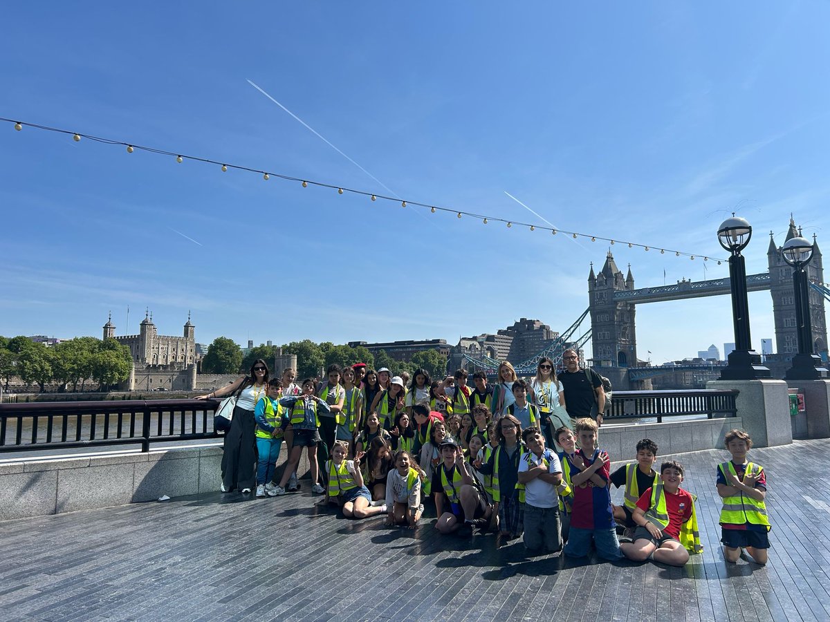 federico_garcia_lorca_paris (@fgl_paris) on Twitter photo INTERCAMBIO PARÍS-LONDRES. Los alumnos/as del “Lorca” en compañía de sus compañeros del IE Cañada blanch están conociendo los orígenes de Londres y sus monumentos más emblemáticos. Hoy ha tocado La Torre de Londres.
<a href="/AccEducativaExt/">Acción Educativa Exterior</a> INTERCAMBIO PARÍS-LONDRES. Los alumnos/as del “Lorca” en compañía de sus compañeros del IE Cañada blanch están conociendo los orígenes de Londres y sus monumentos más emblemáticos. Hoy ha tocado La Torre de Londres.
<a href="/AccEducativaExt/">Acción Educativa Exterior</a>