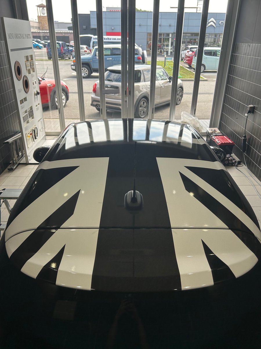 YOLO_CARWRAP's tweet photo. #MINI
#CABANA
#カーラッピング
#ルーフラッピング
#ユニオンジャック
#YOLO https://t.co/zGGGrL8ApR