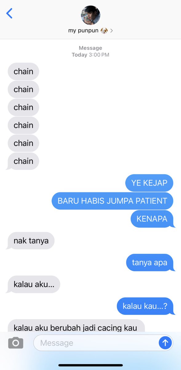 aouboomcore's tweet photo. a one-tweet malay #chainpun au 💗
(because i miss my silly best friends) https://t.co/bjPWjVwlSB