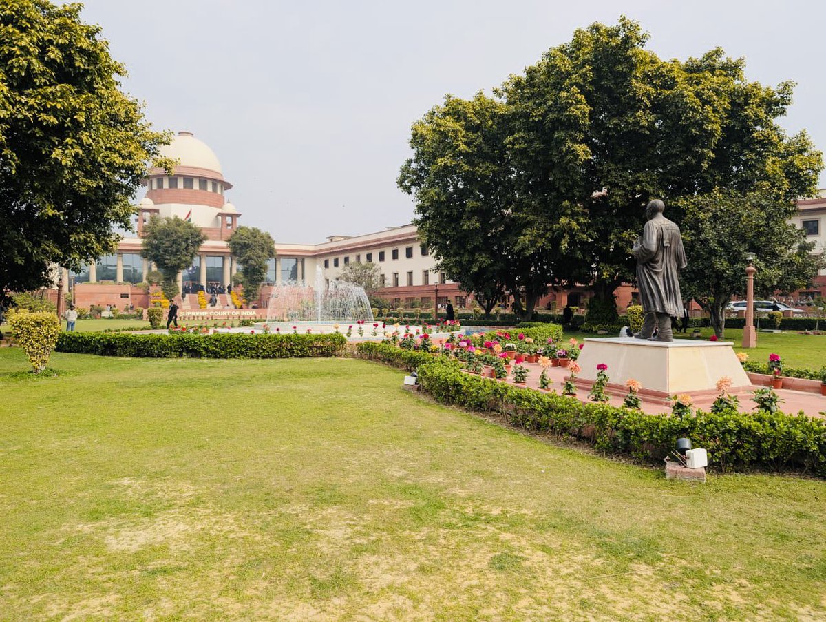 जब देश के चीफ़ जस्टिस दलित समुदाय से बन गए हैं तो मध्य प्रदेश हाई कोर्ट के चीफ़ जस्टिस सुरेश कुमार कैत को तत्काल सुप्रीम कोर्ट का जज बनाया जाए। जस्टिस कैत इस समय अकेले ऐसे जज है जो दलित समुदाय से है, देश में सबसे सीनियर है और हाईकोर्ट के चीफ़ जस्टिस है लेकिन सुप्रीम कोर्ट