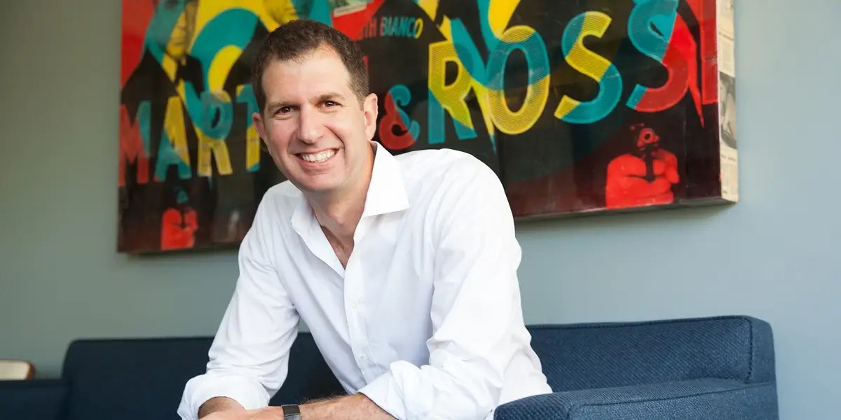 This is Micky Malka.

He &amp; his wife founded Infinite Node Foundation in 2025.

Later on, they bought Cryptopunks IP from Yuga Labs for $20Mn.

Along with this purchase is a promise to make a permanent exhibition for Punks in Palo Alto.

Here's what you need to know about him: